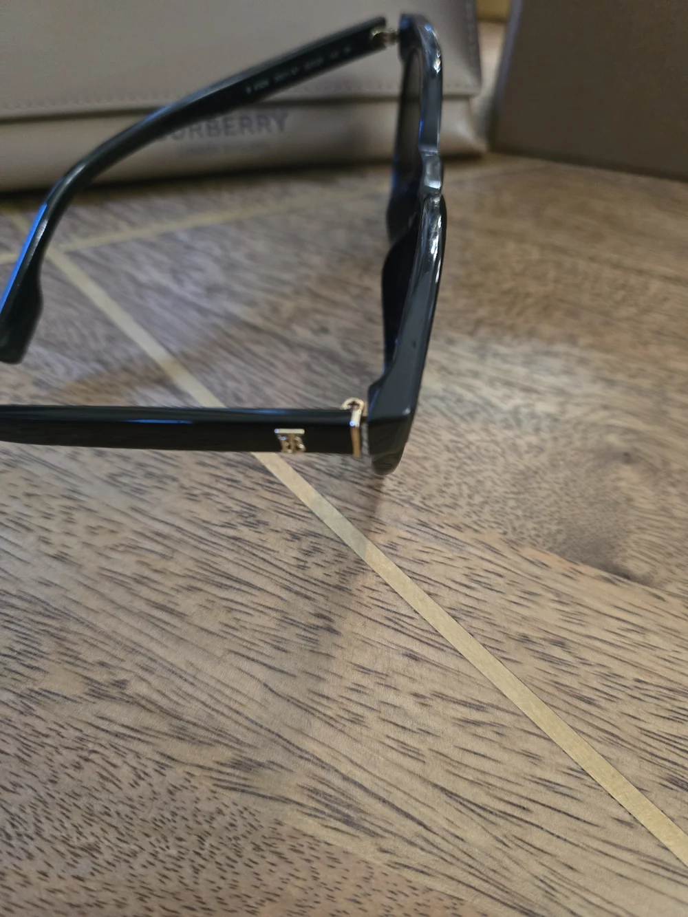 Burberry Men's Black Frame Sunglasses with Tan Case With Small Damage